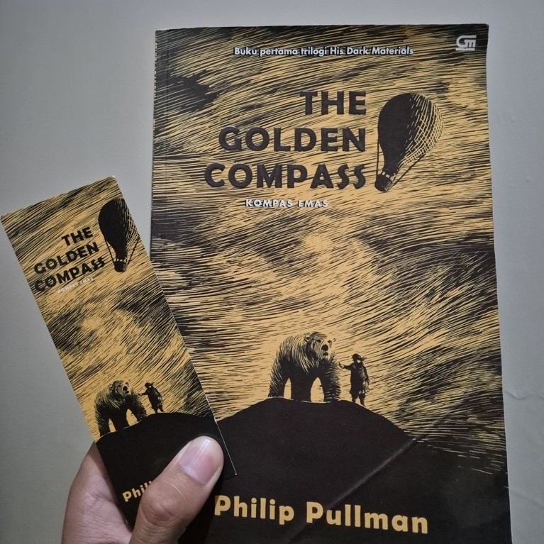 PRELOVED BUKU - THE GOLDEN COMPASS