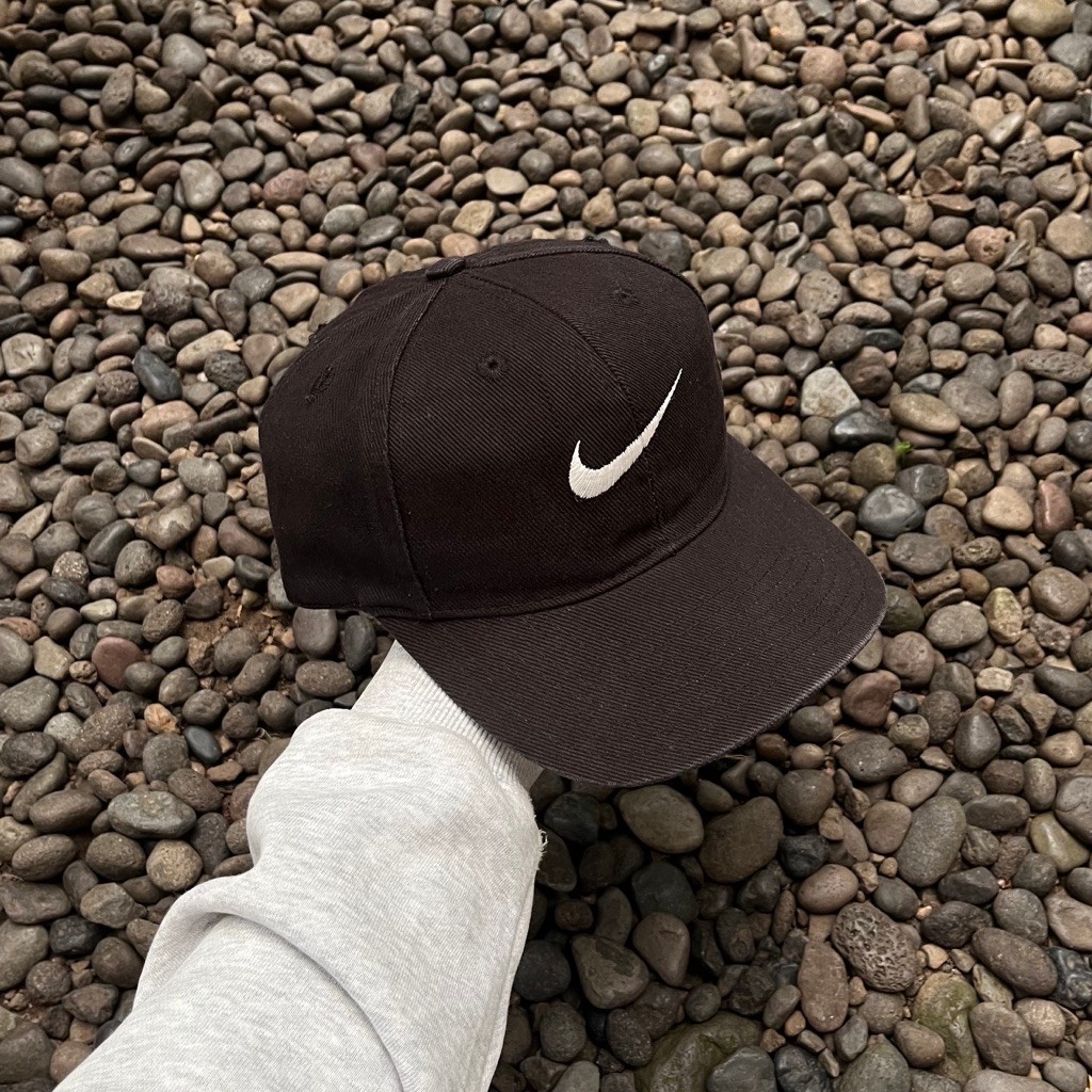 TOPI / HATS NIKE SMALL SWOOSH EMBROIDERY VTG 00s