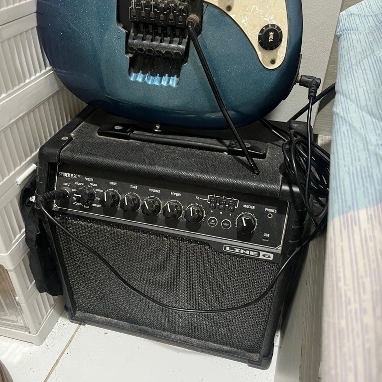 Yamaha ampli line 6 spider v20
