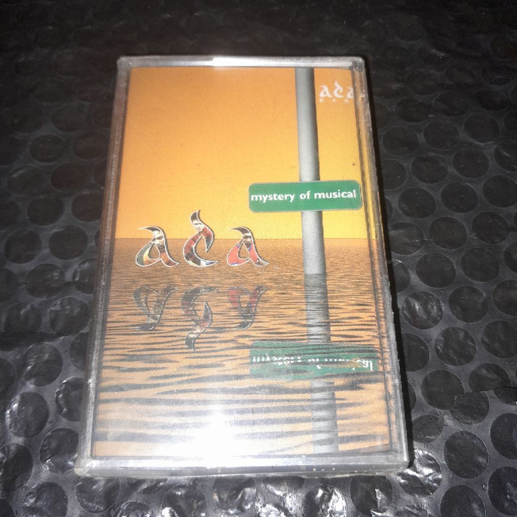 kaset segel ada band mystery of musical