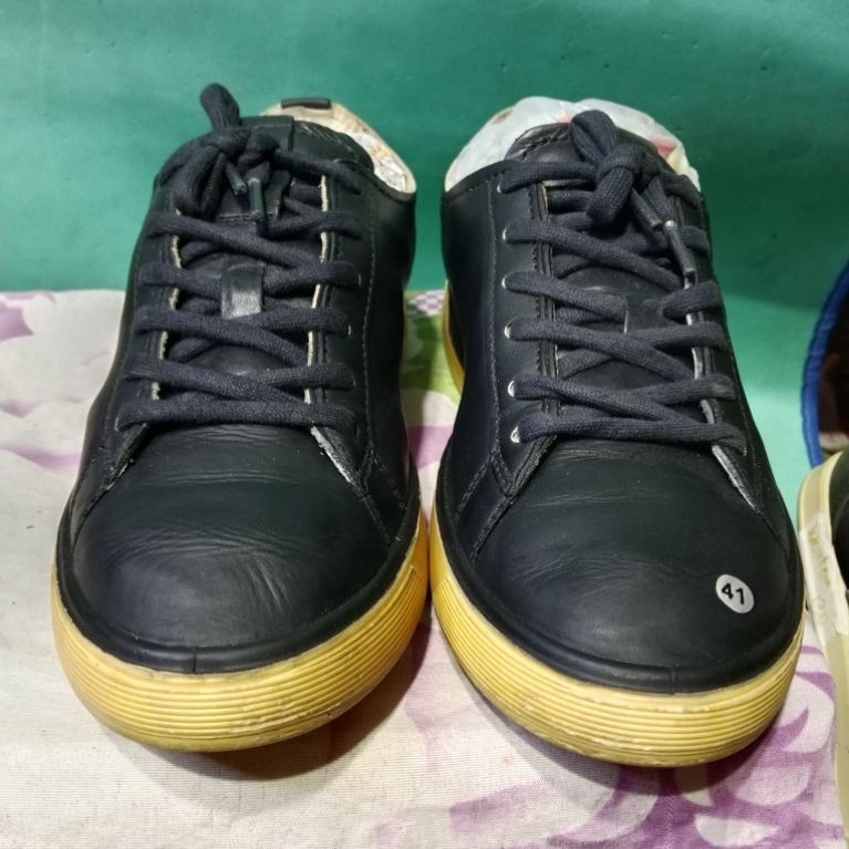 Sepatu Kulit Casual ECCO Hitam Low
