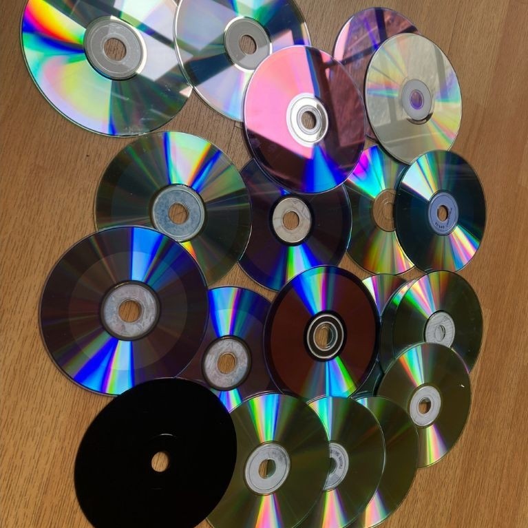 KASET VCD RUSAK - COCOK BUAT KERAJINAN ATAU HIASAN-KASET DVD RUSAK-KASET CD RUSAK-KASET DVD VCD CD B