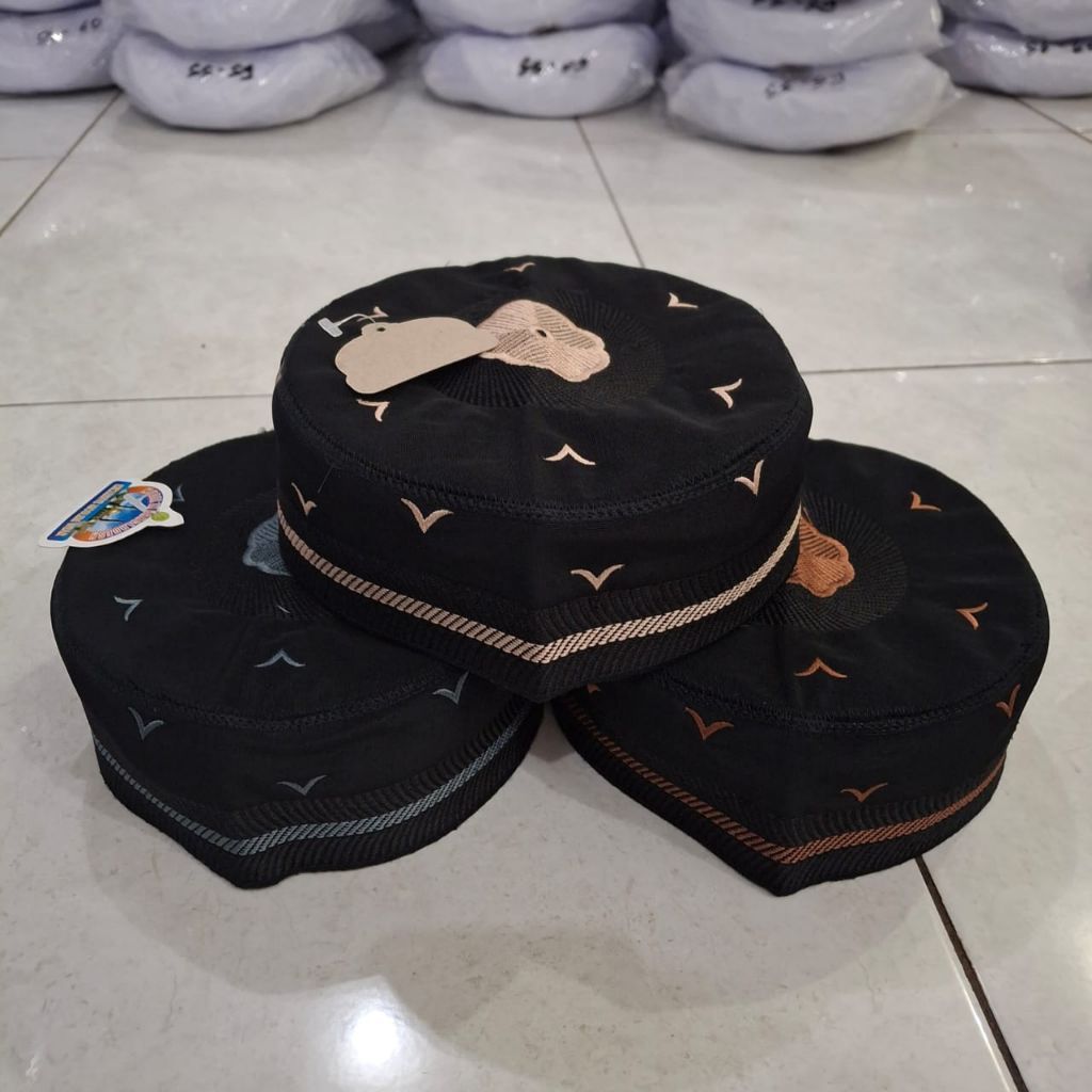 Peci Madinah Super Motif A 5 Original/Peci Madinah Bugis Original/Kopiah Putih Madinah Bugis