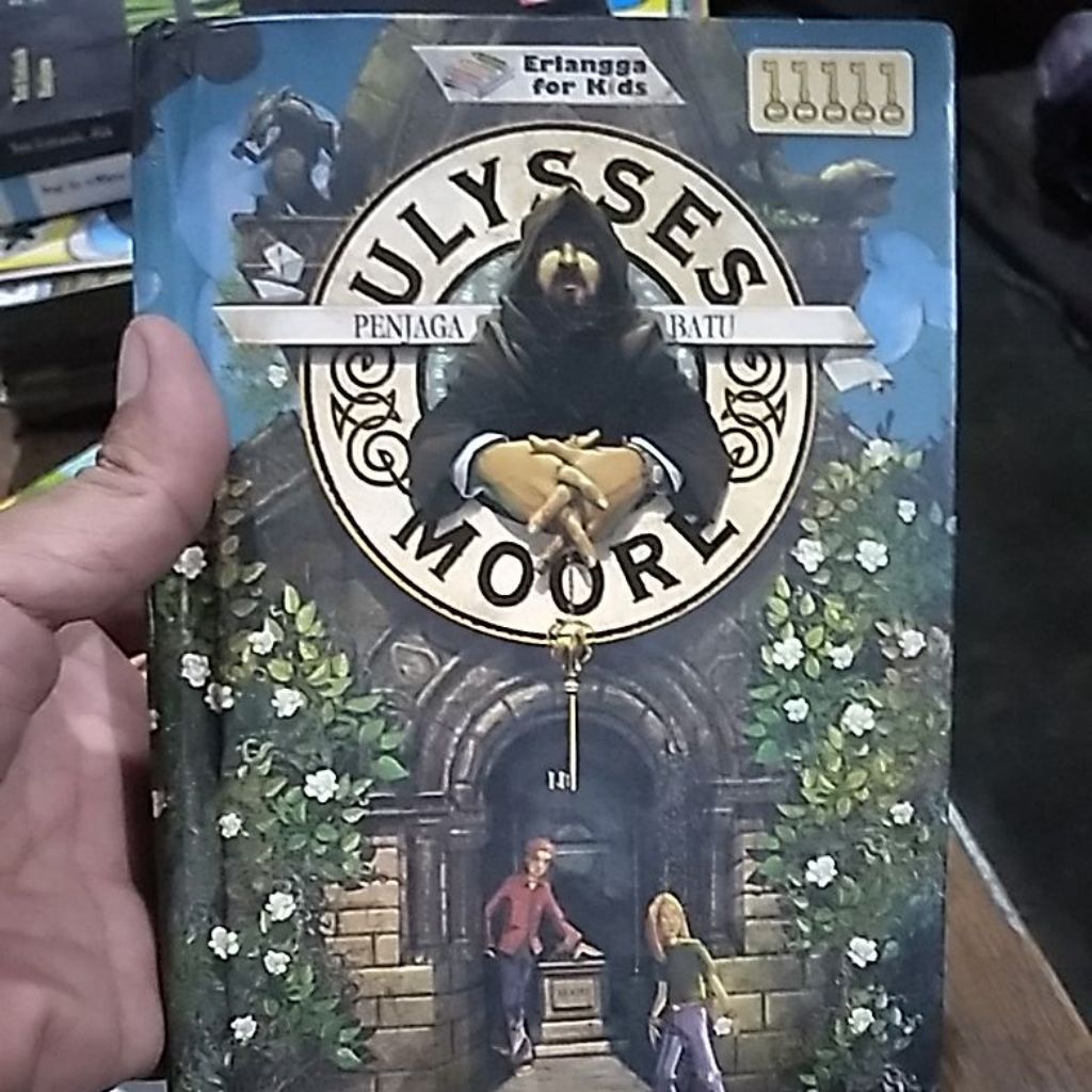 ULYSSES MOORE PENJAGA BATU PRE LOVED