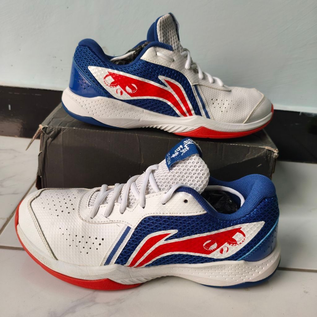 Sepatu Badminton Lining AYTS sz 42 (Second)
