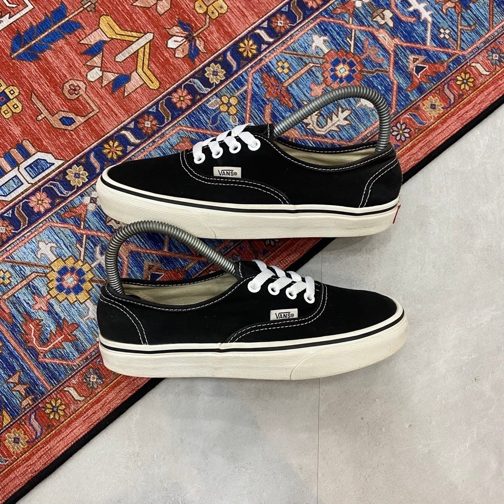 [Size 37] Vans Authentic Classic Black White Second Original