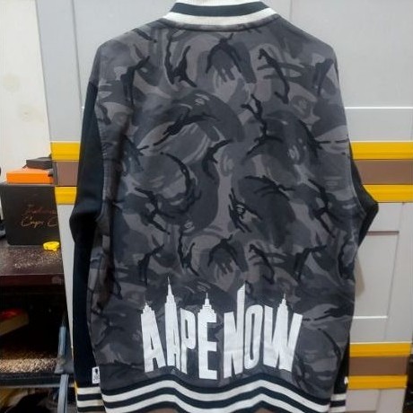 varsity Aape bekas
