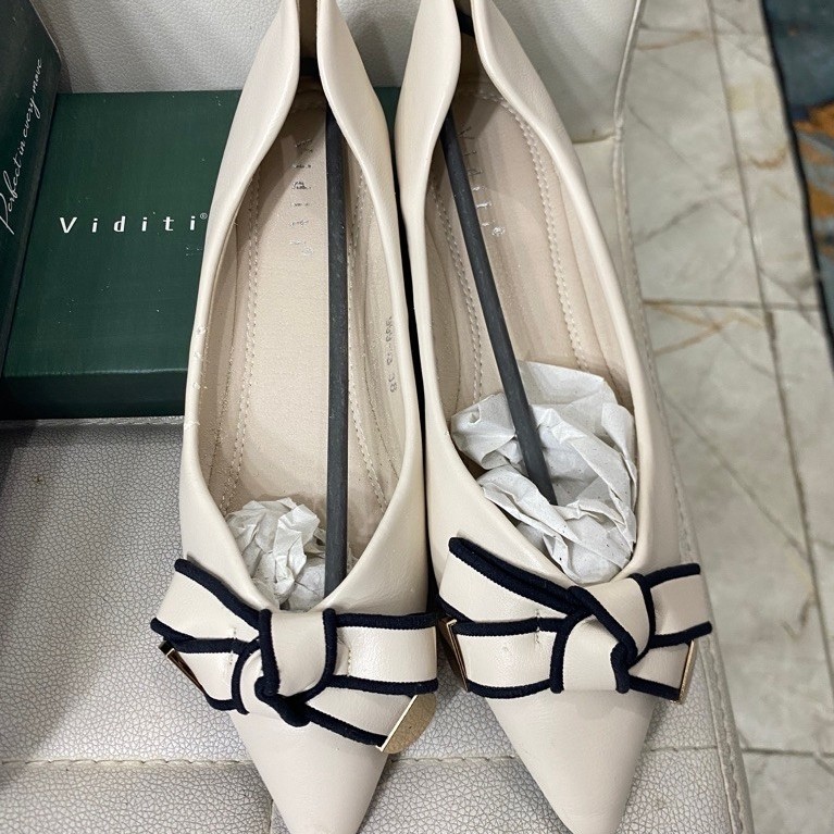 NEW Flat Shoes Viditi