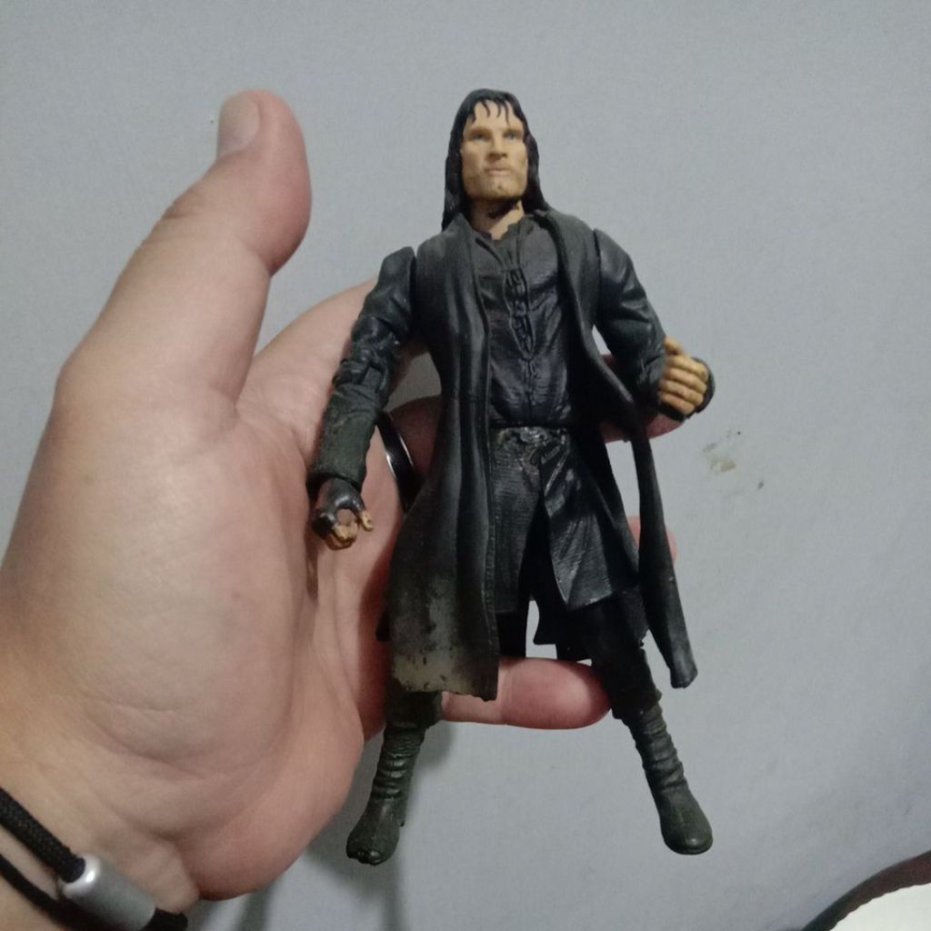 Aragorn Lord of the rings figure