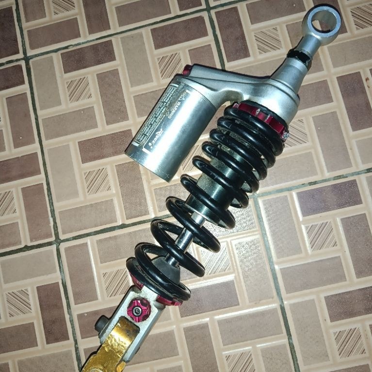 Harga shockbreaker tabung Race It G-Sport Special Edition (model copy YSS) untuk motor matic single 