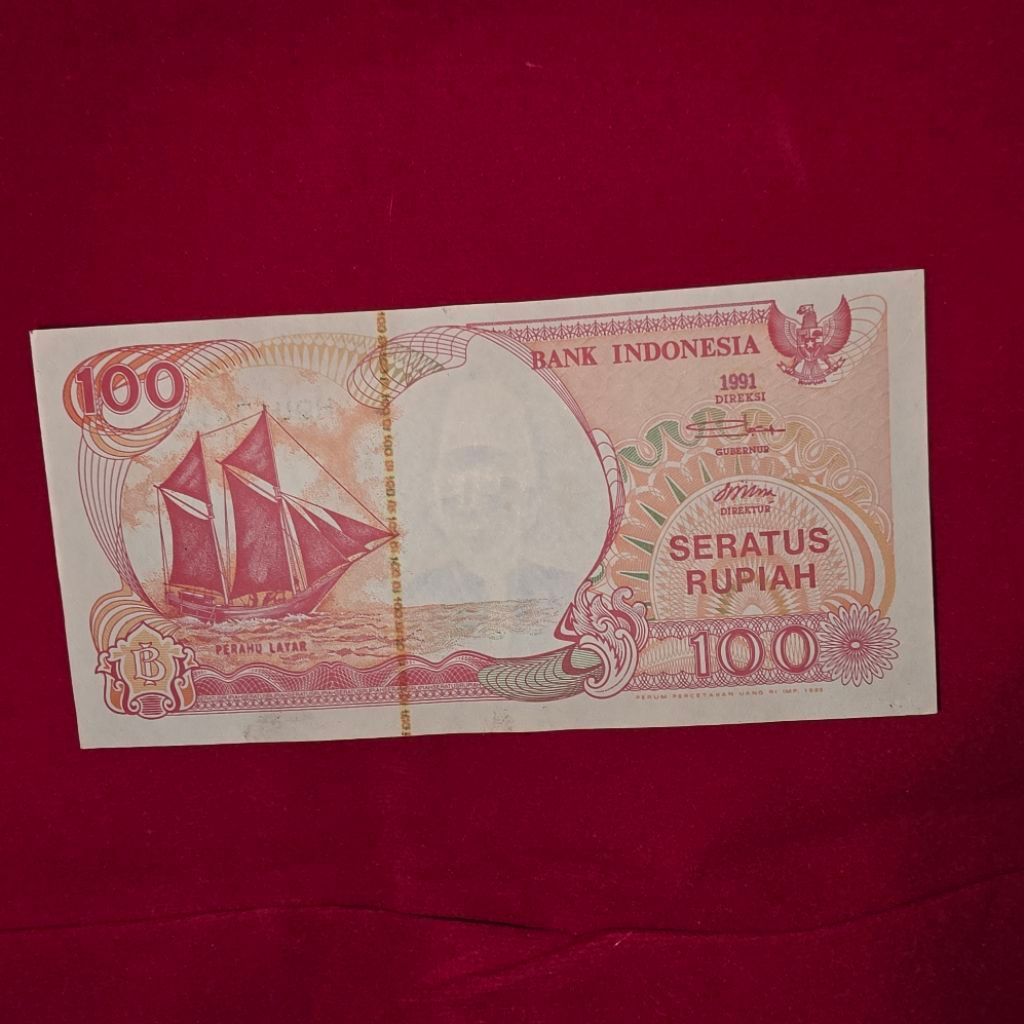 Uang kertas Bank Indonesia 100 Seratus Rupiah 1991 Peraahu Latar
