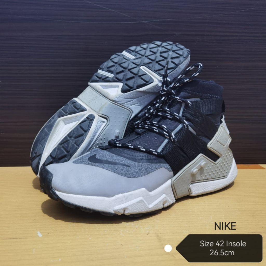 Nike Huarache Grip Sz 42
