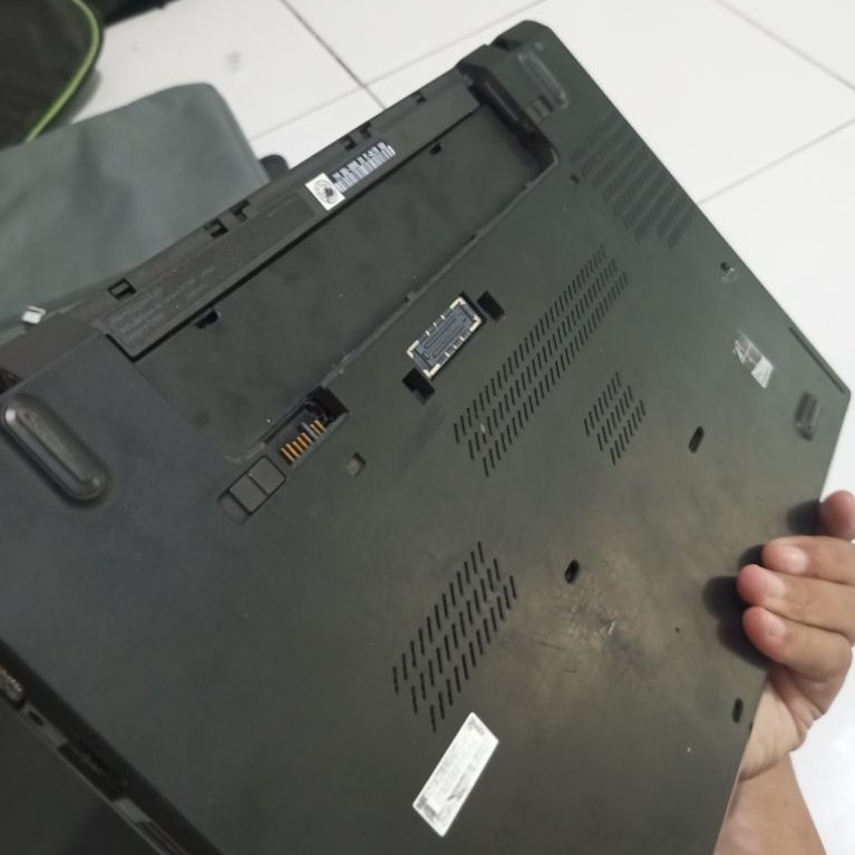 casing bawah Thinkpad T450 no pecah aman mulus