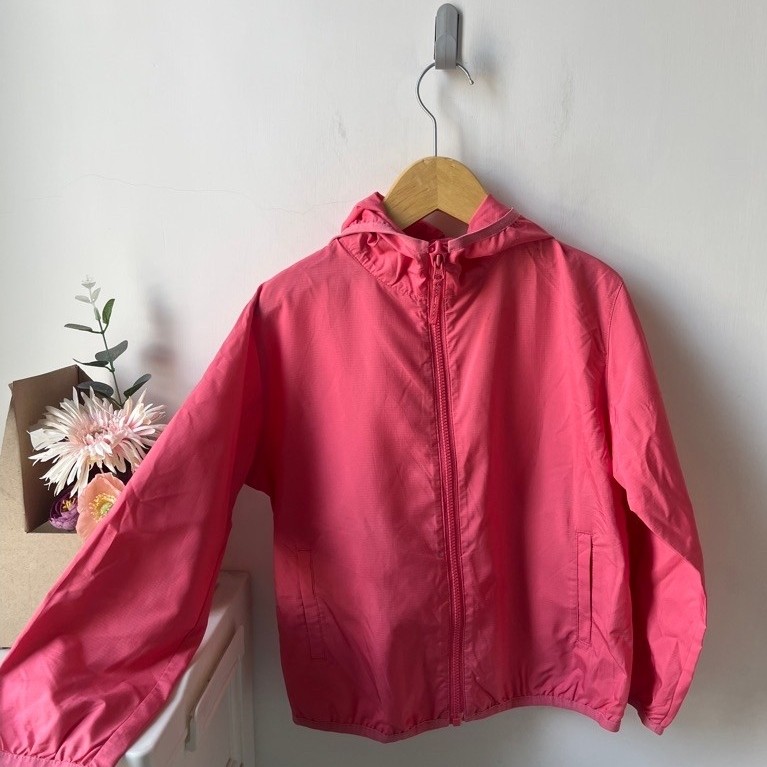 5-6th uniqlo uv pocketable parka jacket windbreaker anak jacket anak wia