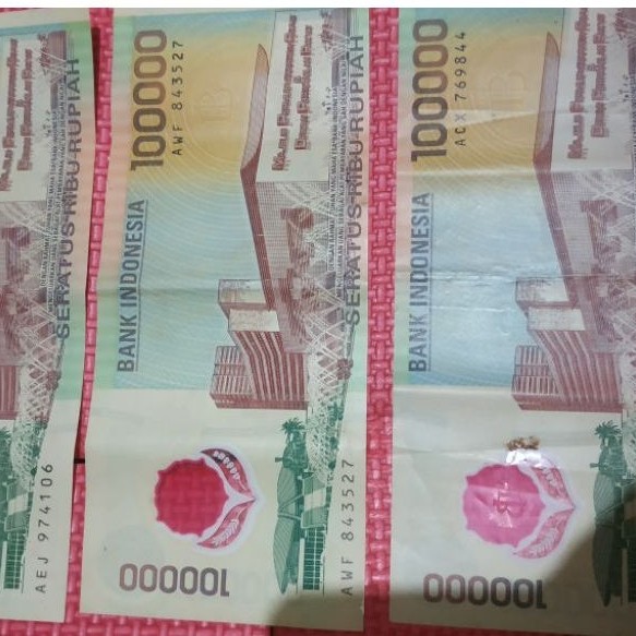 Uang kertas Bank Indonesia 100.000 Rupiah uang lama uang jadul
