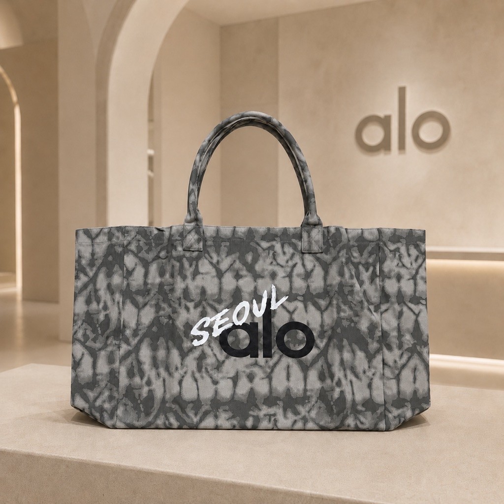 [READY] Tas Tote Bag ALO Yoga Seoul Jumbo 100% Original Kanvas Motif Abu-Abu Unisex untuk Gym Wanita