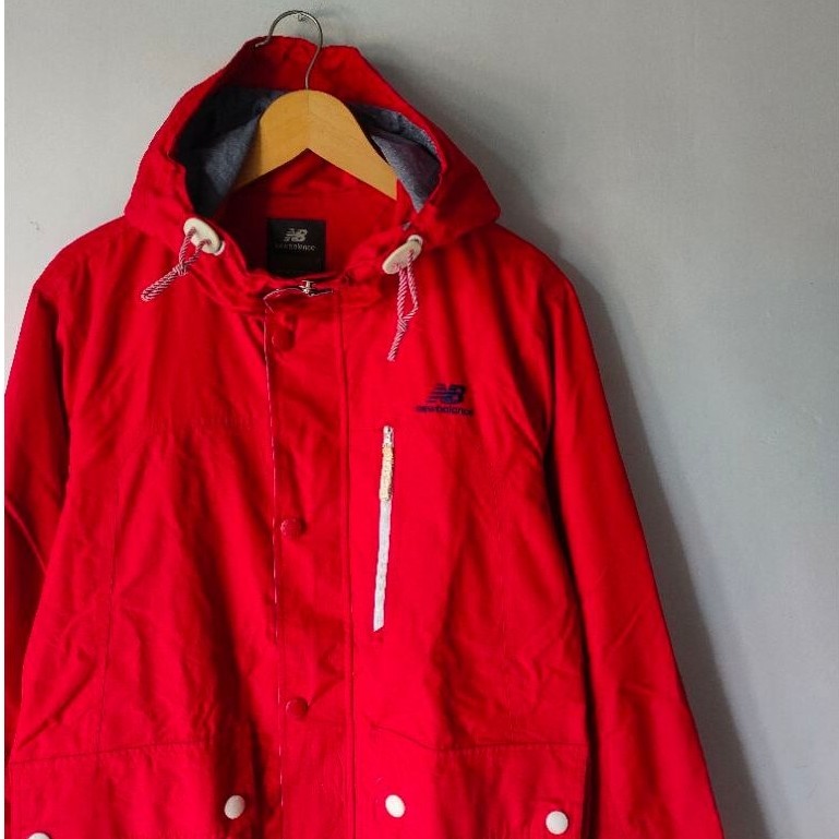 Jaket Outdoor NEW BALANCE Waterproof Size L Original Second