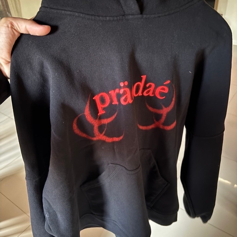 Praedae Celestial Hoodie Ukuran M