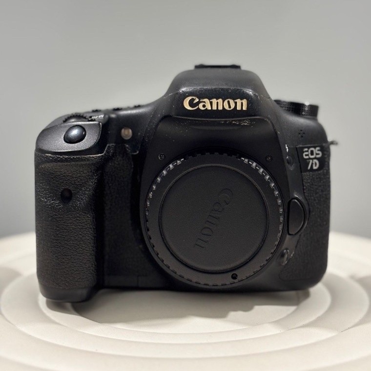 kamera canon 7D body only second