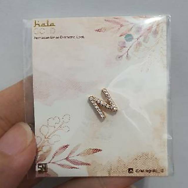 Liontin emas asli huruf N
