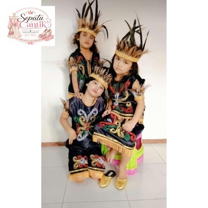 baju adat Kalimantan Timur/Dayak +bulu