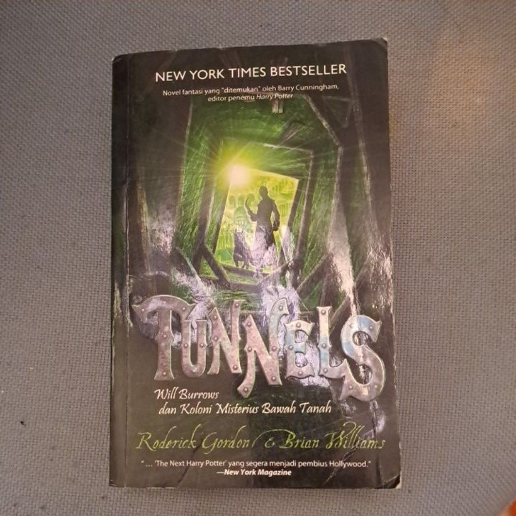 TUNNELS Novel Fantasi Preloved ORI Baik Layak Edisi Indonesia Mizan