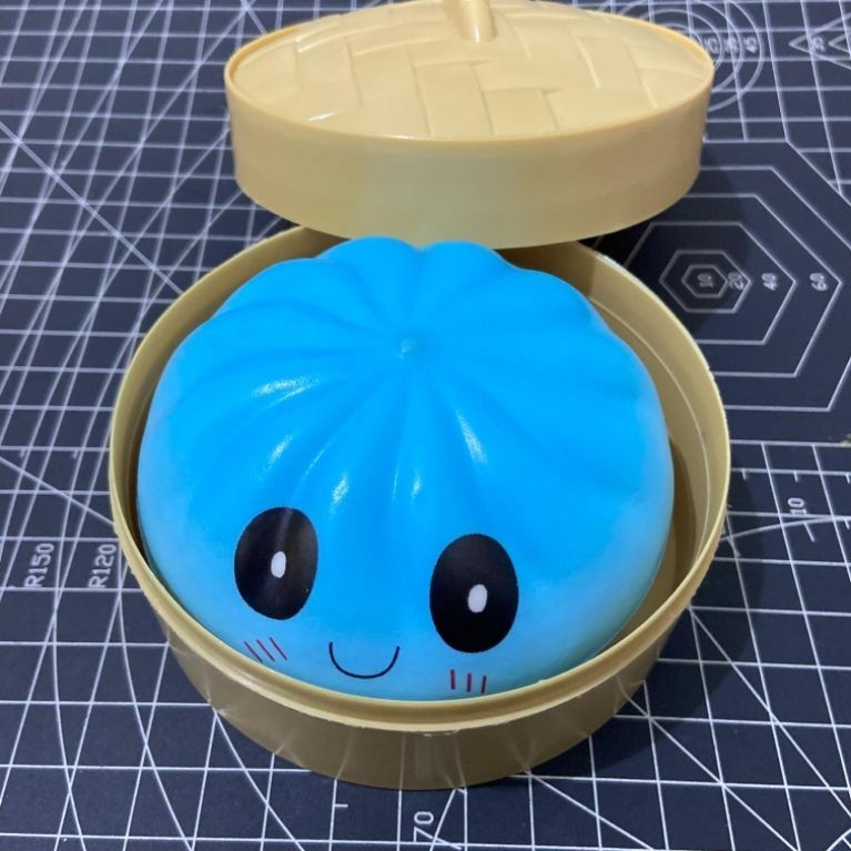 squishy dimsum biru blind box