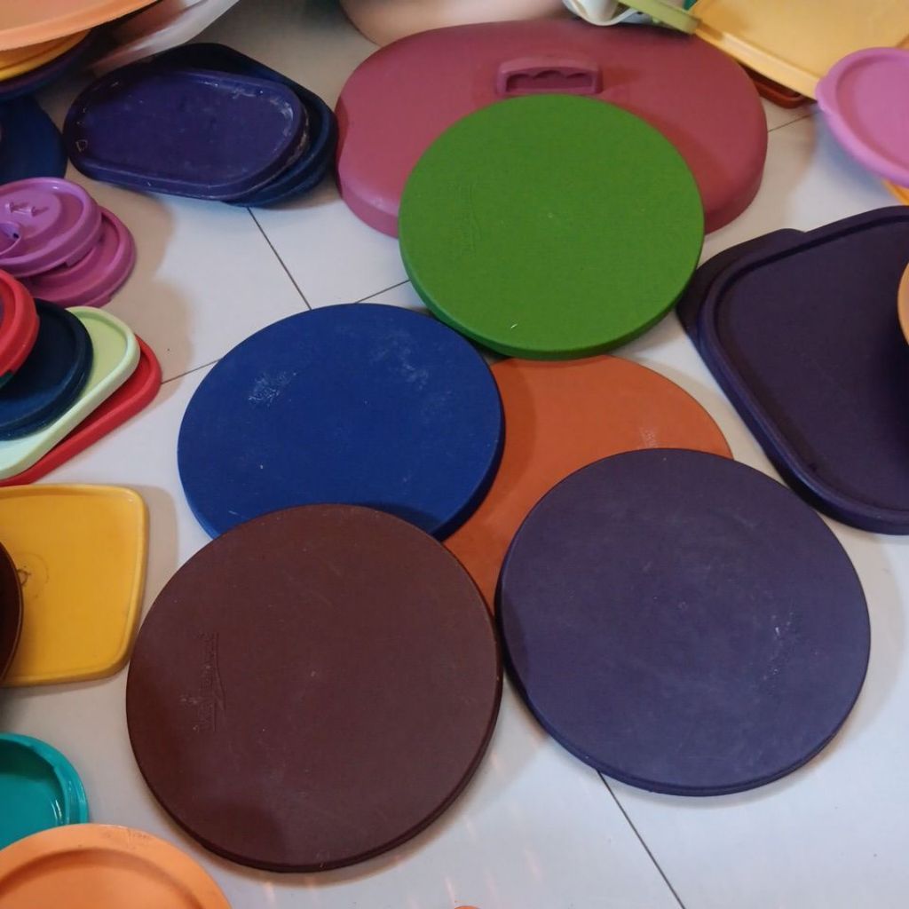 tutup twin tulipware