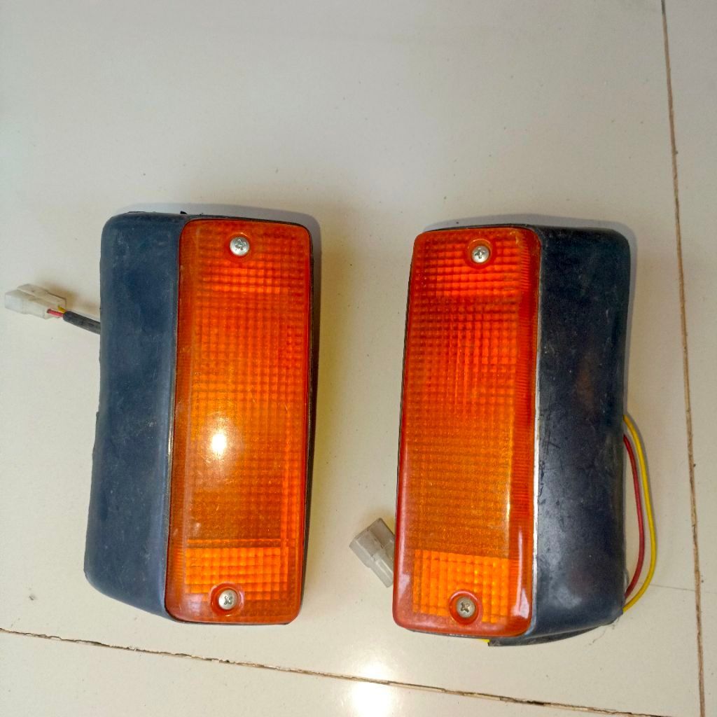 LAMPU SEIN BUMPER DEPAN TOYOTA KIJANG SUPER / GRAND SET KANAN KIRI