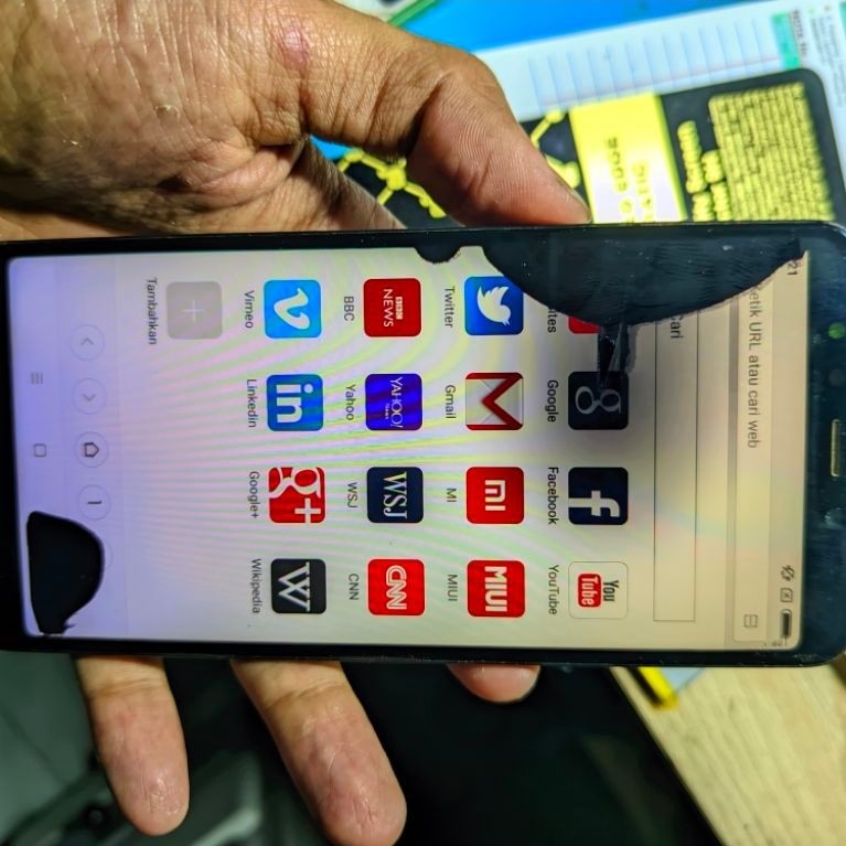 Lcd + Frame Redmi 5 ( Tompel )