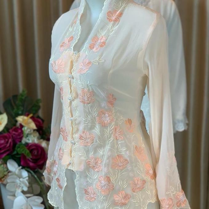 Kebaya kartini encim motif kebun raya