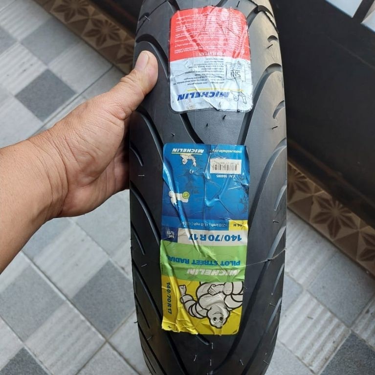 michelin pilot street radial. 140/70-17 produksi 2024 baru