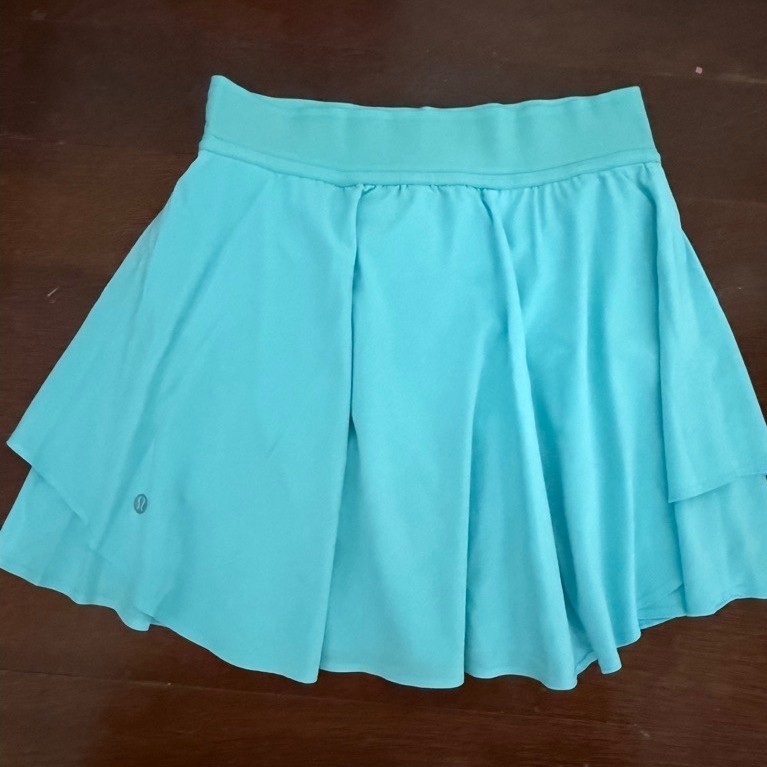 Preloved LULULEMON Tennis Skirt size 4
