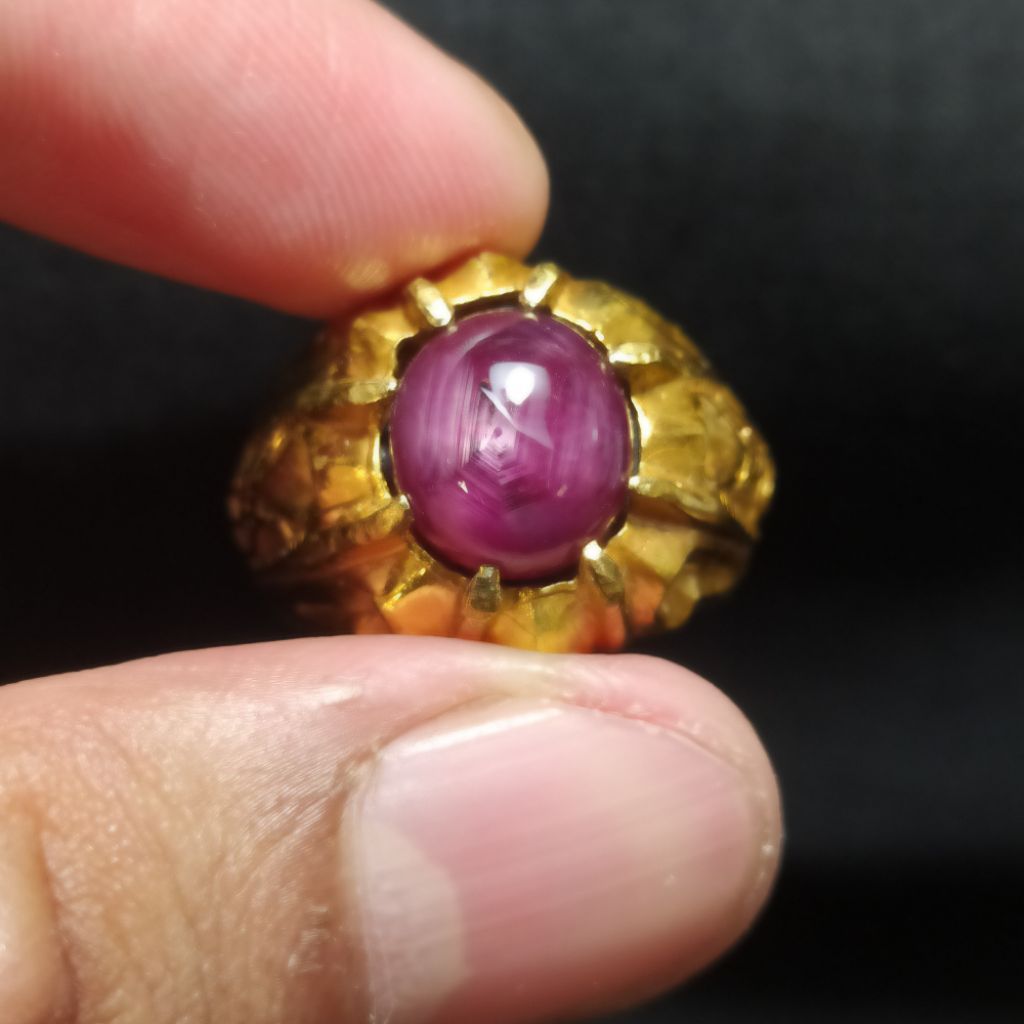Natural ruby star // mirah tridatu // ruby star Afrika // ruby star Madagascar