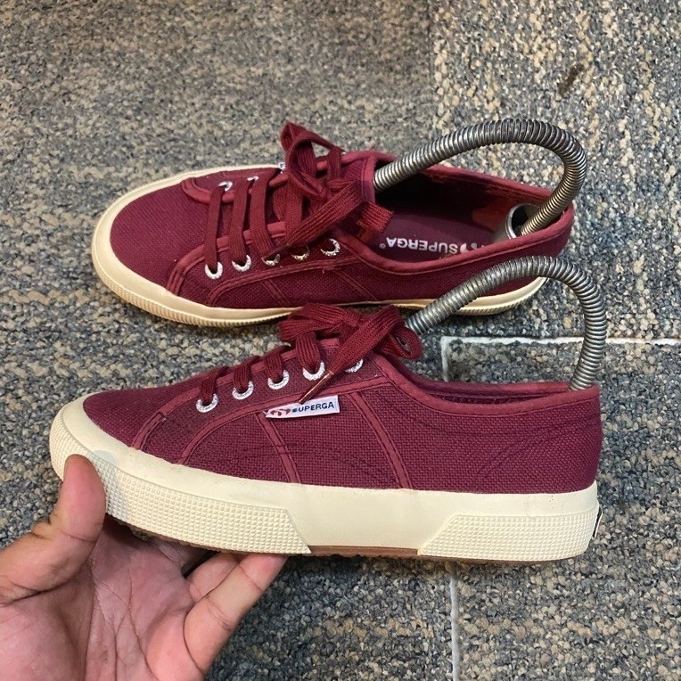 sepatu superga 37