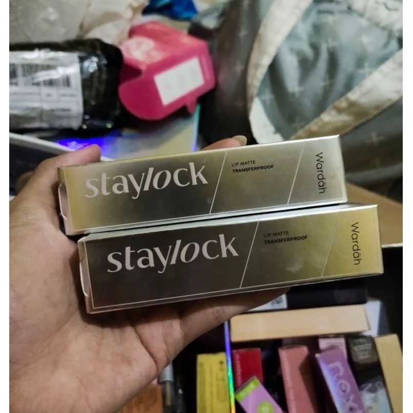 Wardah Staylock Lip Matte Transferproof lip gloss