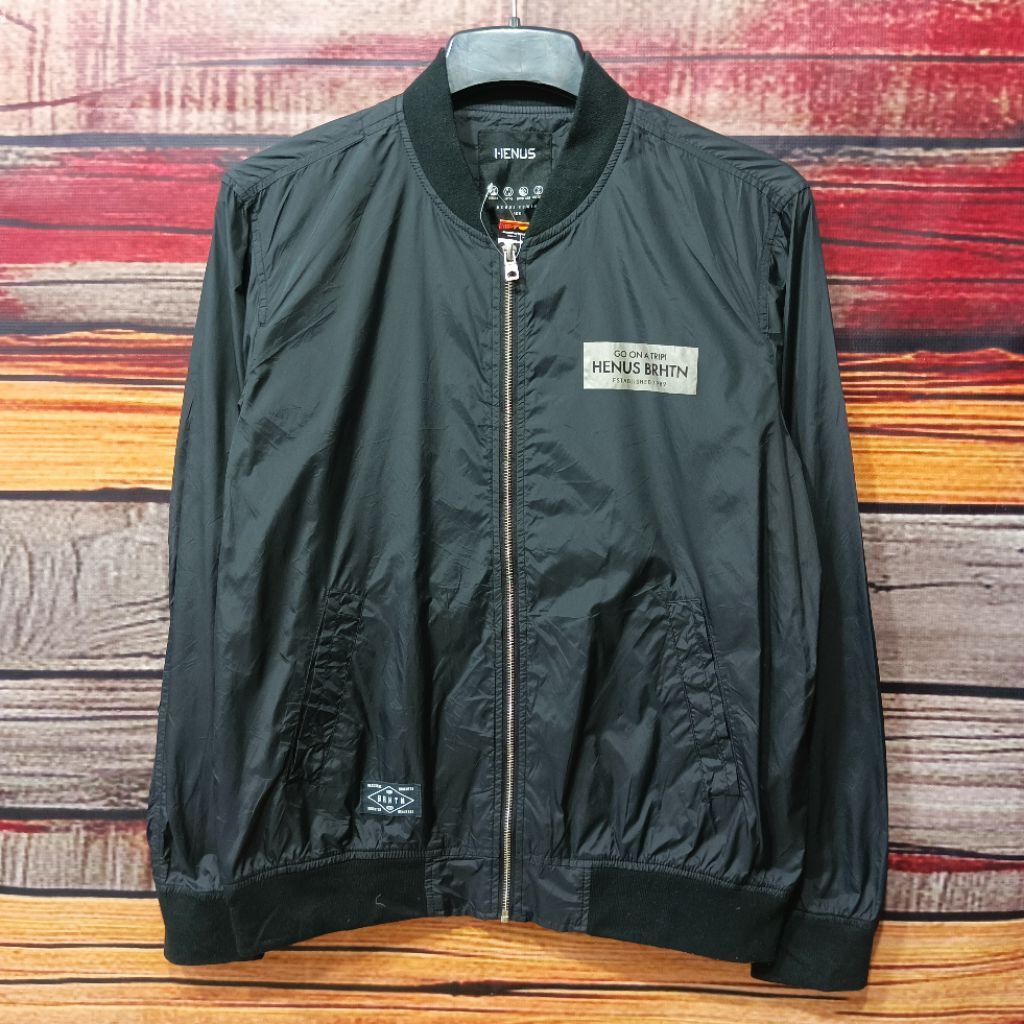 jaket bomber HENUS size L casual bagus