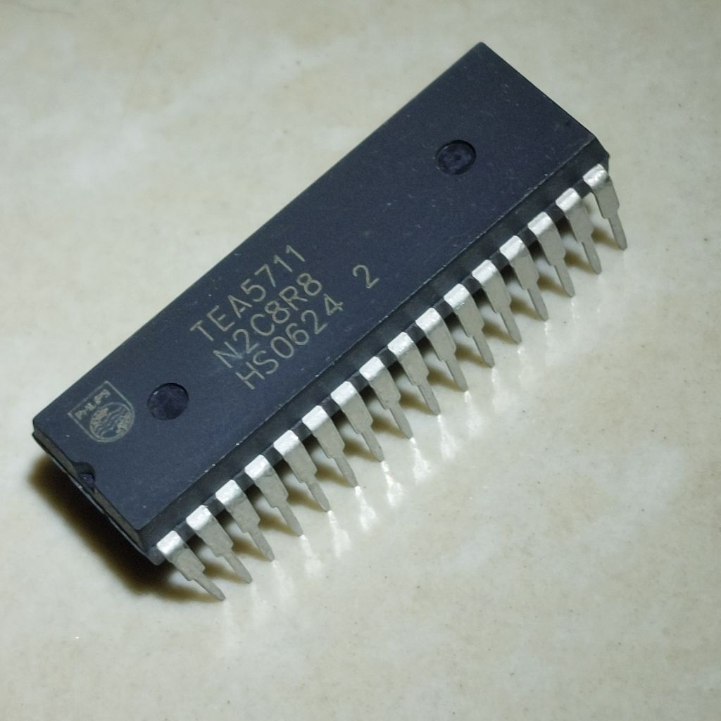 TEA5711 Dip-32 Tancap TEA 5711 IC Bimos AM FM Stereo Radio Tuner TEA5711T 5711T Philip