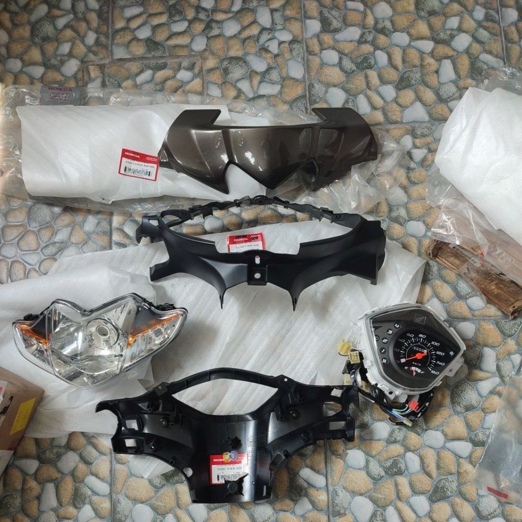 5320C-KWW-A00 BATOK KEPALA KOMPLIT COVER HONDA REVO DX 110 REVO ABSOLUTE SATU SET ORIGINAL AHM
