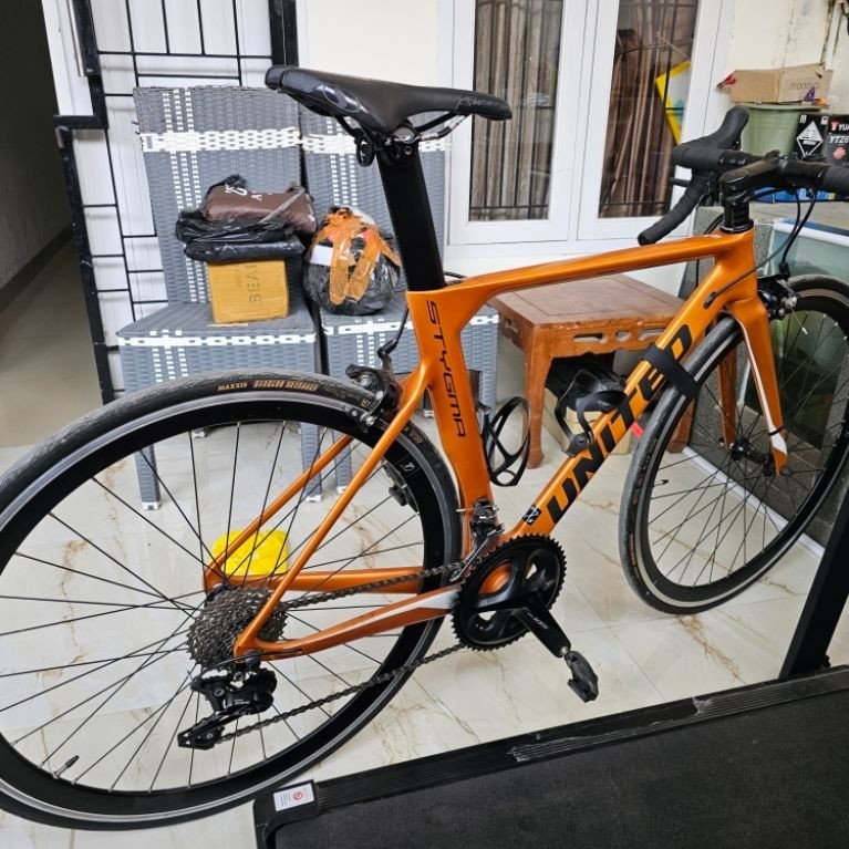 Roadbike united stygma