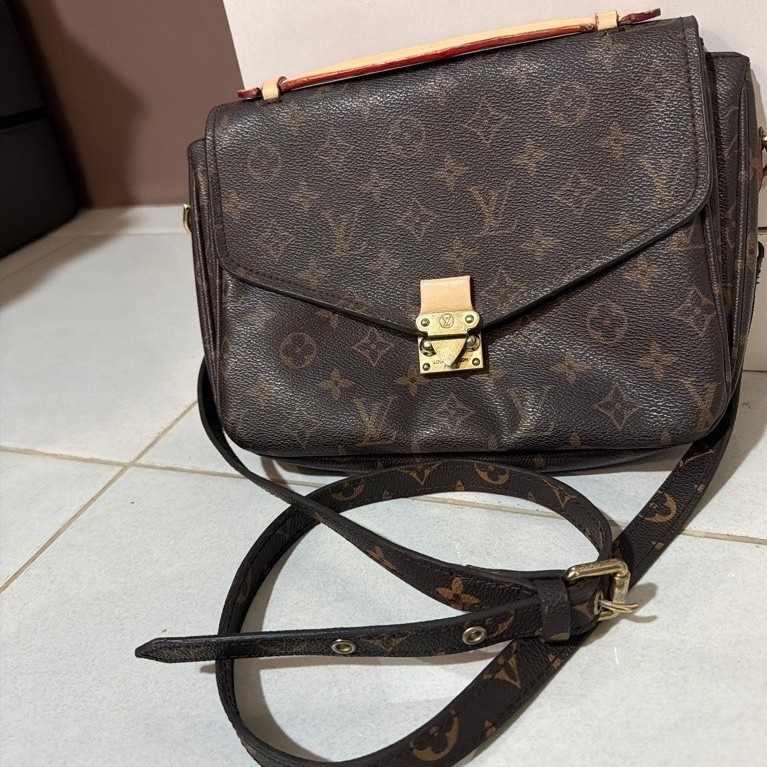 Louis Vuitton Monogram Pochette Metis Original