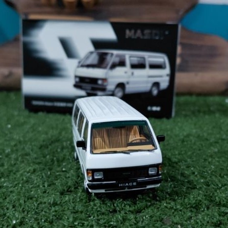 Diecast Miniatur Toyota Hiace H100 skala 1:64