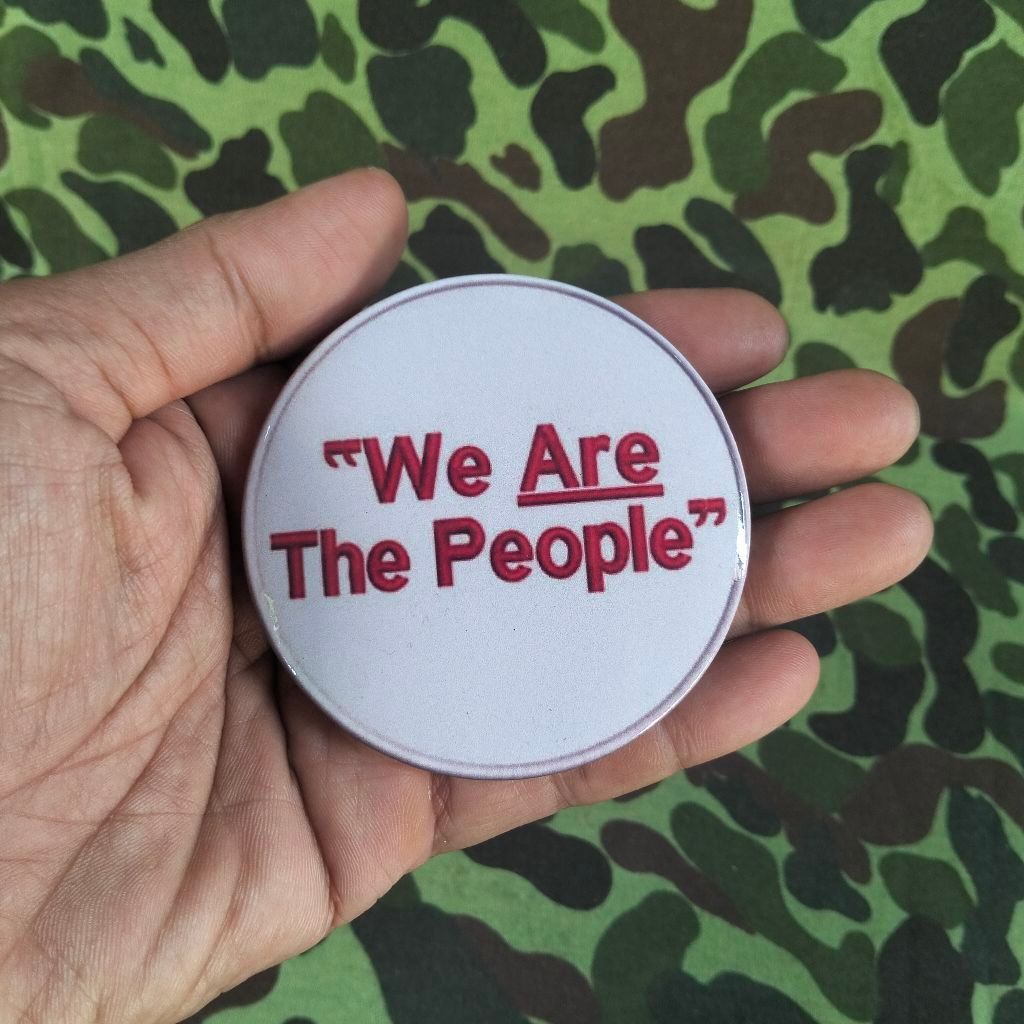 pin we are the people pin kancing bulat besar pin jaket m65 robert de niro film taxi driver 1976 jak