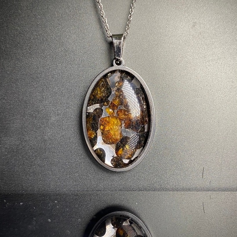 Pallasite Meteorite Asli (Olivine Peridot) | Perhiasan Langka dari Luar Angkasa | Limited