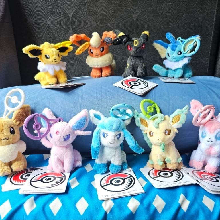 Gantungan Kunci Keychain boneka Eeveelution Original Pokemon Center eevee eve jolteon flareon vapore