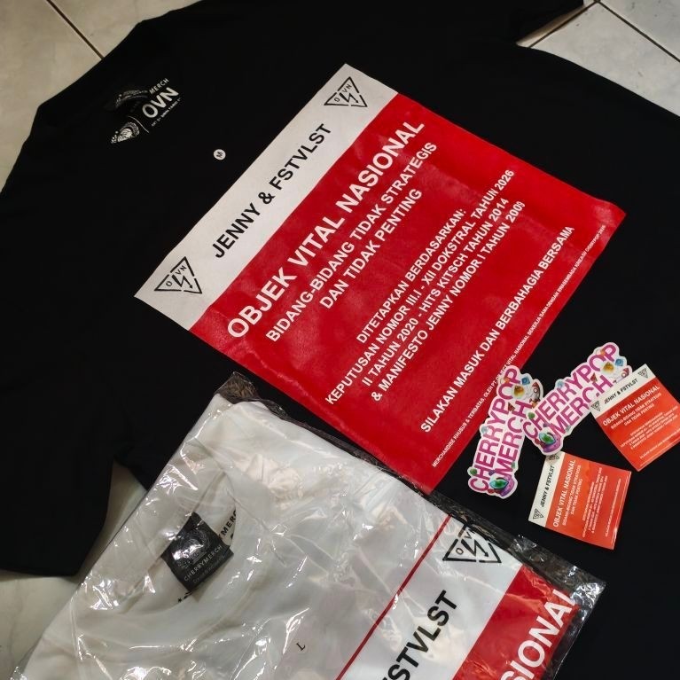 Kaos Kaus Jersey & FSTVST Objek Vital Nasional Hitam Putih