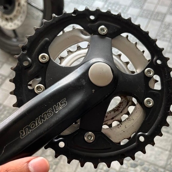 crank suntour (sebelah arm nya tidak ada)