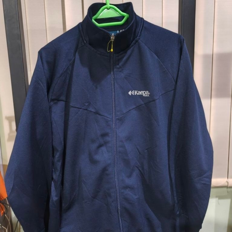 Preloved Tracktop