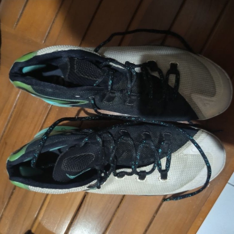 sepatu basket size 45