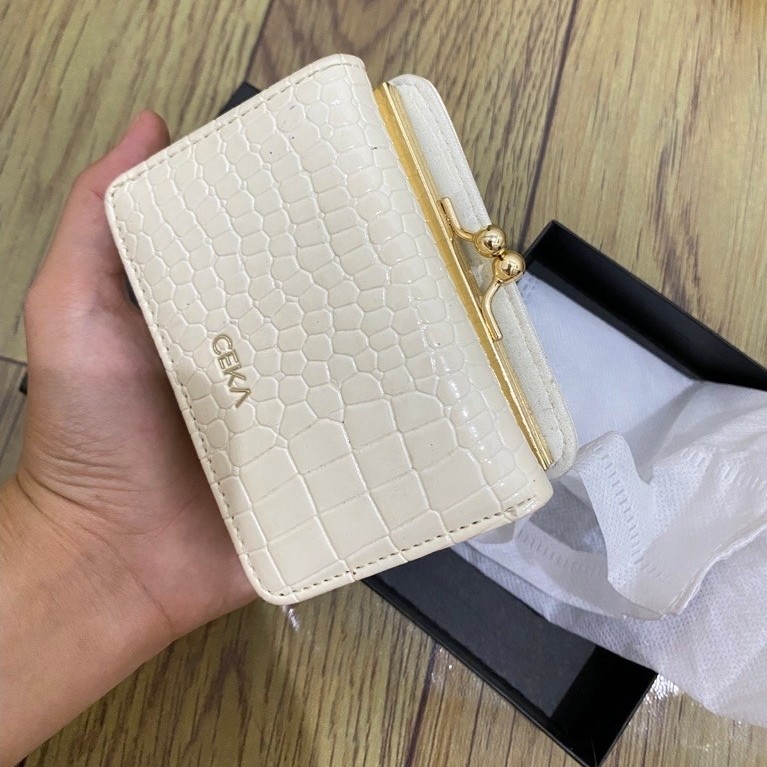 PRELOVED DOMPET LIPAT (CEKA)//WALLET